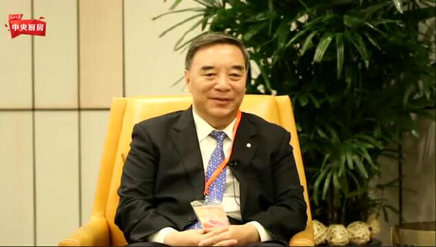 人民日?qǐng)?bào)·國(guó)策說(shuō) | 宋志平：“獨(dú)行快，眾行遠(yuǎn)”，走出去不能“吃獨(dú)食”20170723